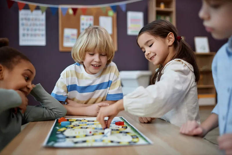 Spel för barn som förenar nöje och lärande